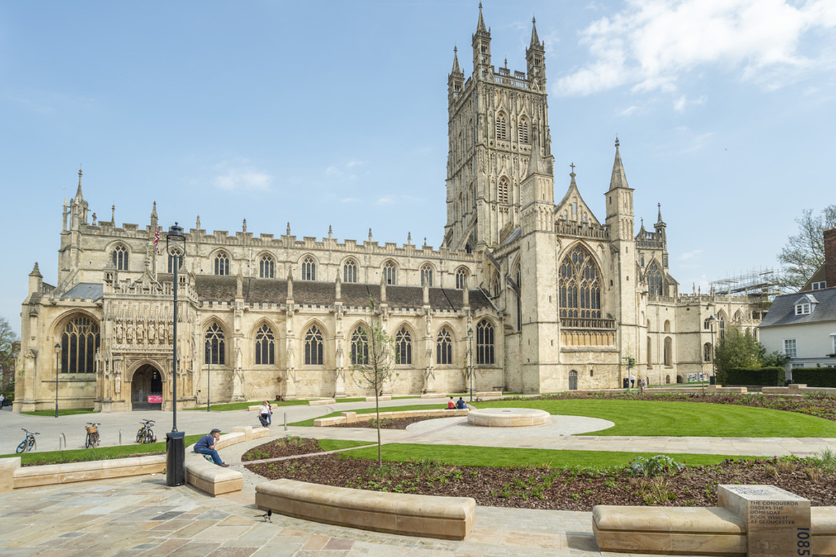 visit gloucester cathedral